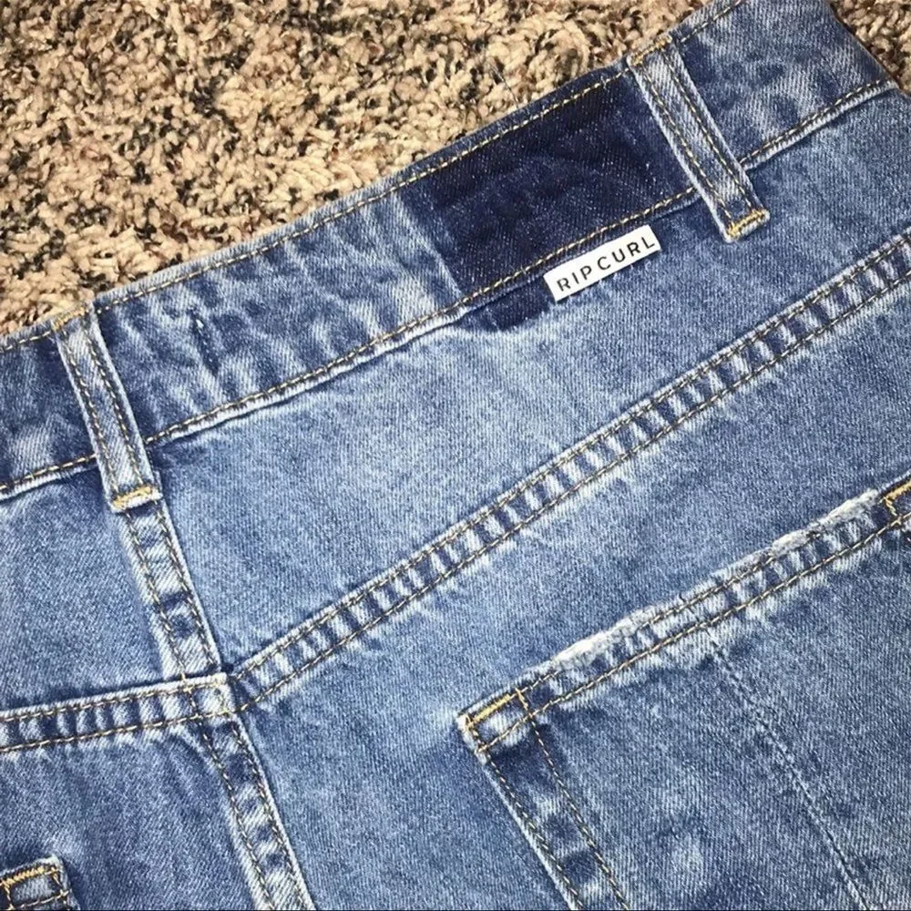 Rip Curl Denim Cutoff Distressed Shorts – Size 30 - Picture 4 of 6
